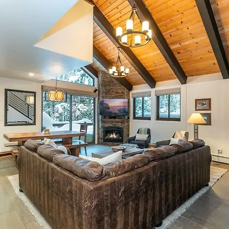 New Modern 4Br Tahoe Cabin With Sauna